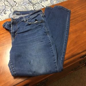 Distressed Rockstar Skinny